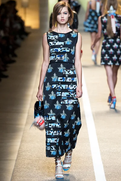 Look 4